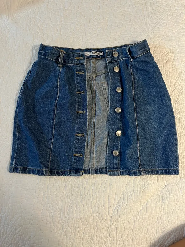 Vintage Alcott denim mini skirt- button down - Image 4