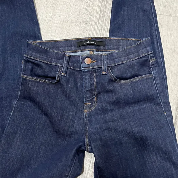 Jess Highrise Jeans In Silence Wash - Image 6