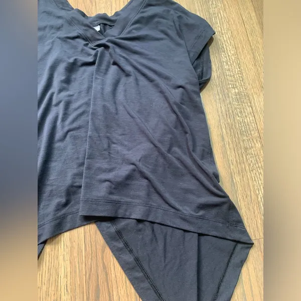 Athleta tee small - Image 3