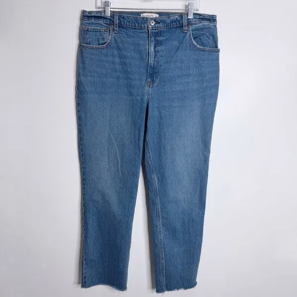 Abercrombie & Fitch The 90's Straight Ultra High Rise Medium‎ Wash Raw Hem 16/33 - Image 2