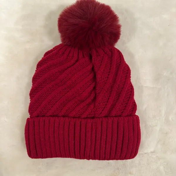 Detroit Redwings glitter logo Red Pom-Pom Knit Beanie hat! - Image 5