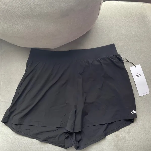 Alo Yoga Breezy Short Black L - Image 2