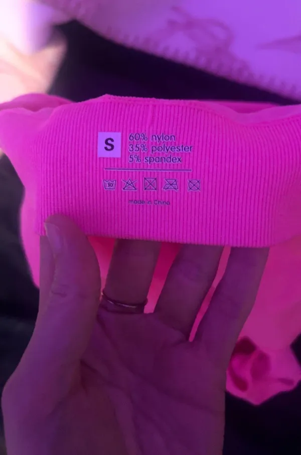 Bright pink workout crop top - Image 3