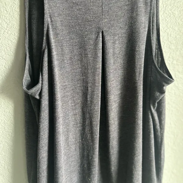 🩶Knox Rose Charcoal Grey and Good Sparkle Embellished V-neck Tank Top - Image 6