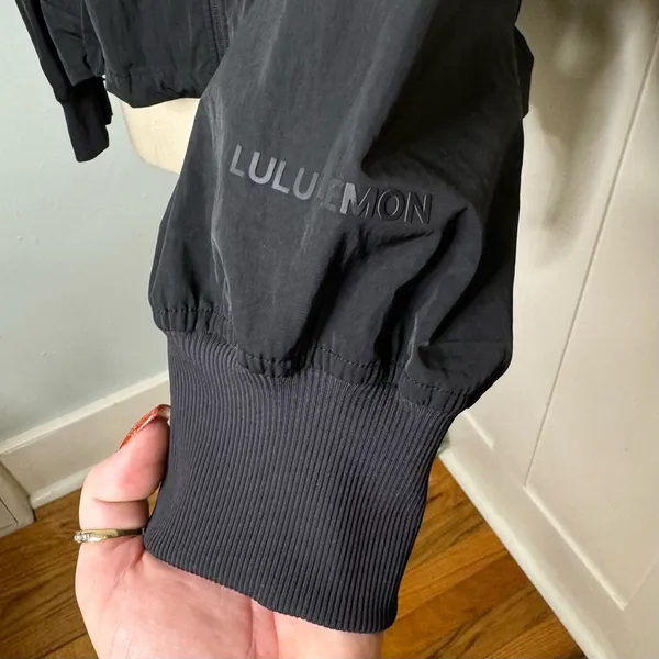 Lululemon Lightweight Bomber Jacket Cinch Hem Black Size XL NWT - Image 9