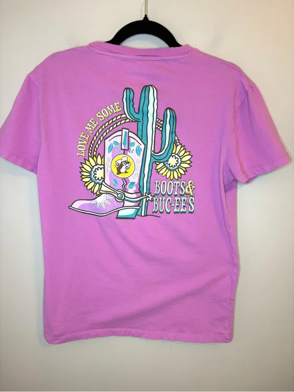 Buc-ee’s Love Me Some Boots Pink Graphic Tee Women’s M Western Cowgirl - Image 2
