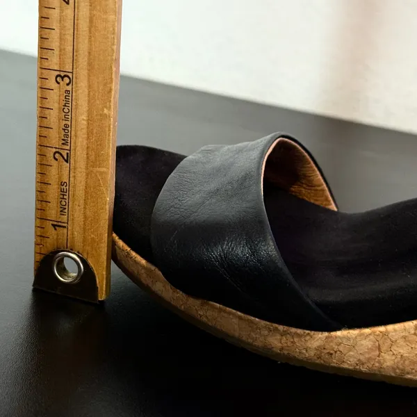 UGG Black Leather Wedge Sandals Womens 8.5 Zoe II Cork Ankle Strap 1102674 - Image 16