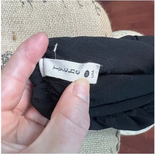 Elegant Black Strapless Camisole - Image 7