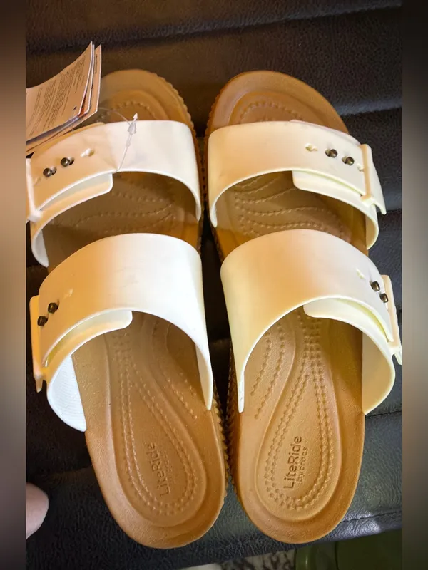 Crocs Women's Brooklyn Woven Buckle Platform Sandals - Image 6