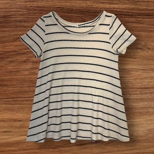 Women’s Waffle Knit Striped Tunic Top Medium Beige Black Short Sleeve Casual - Image 7