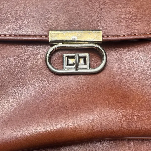 Vintage 70s Cognac Brown Leather Shoulder Bag with Gold Turn Lock - Image 3