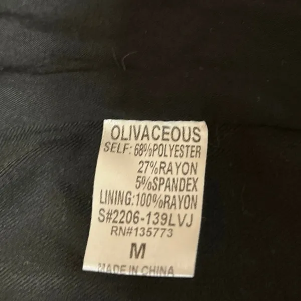 NEW Olivaceous Women's Black Sleeveless V-neck Button Crop Blazer Vest Top Sz M - Image 4