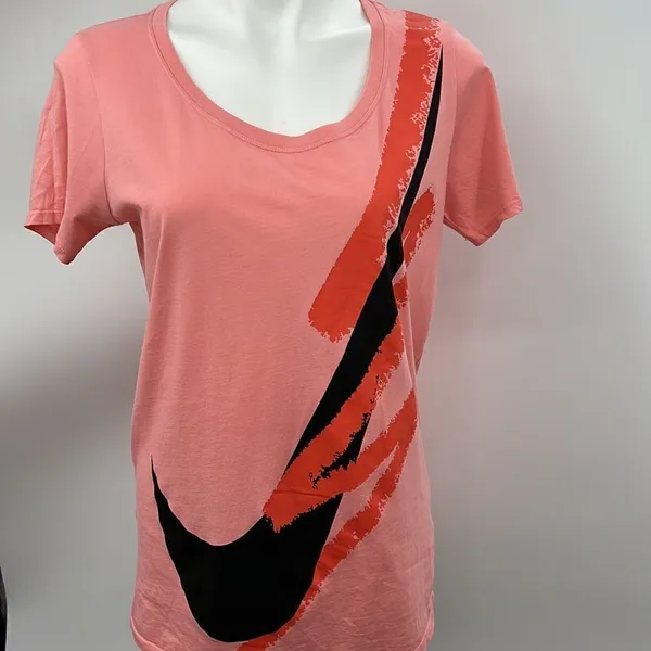 Nike peach short sleeve black swoosh T-shirt medium - Image 2