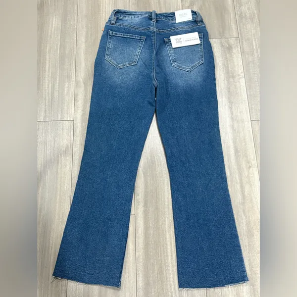 🆕 YMI Women's Classic High Rise Ankle Flare Blue Flare Jeans Size 7/28 - Image 2