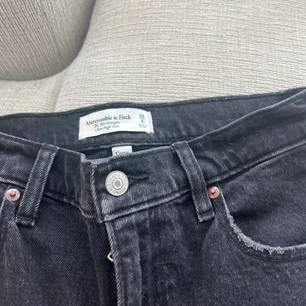 Abercrombie High-Rise Jeans - Image 2