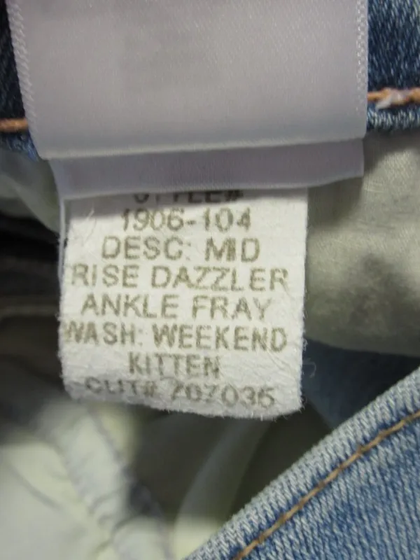 NWT Mother Mid Rise Dazzler Ankle Fray in Weekend Kitten Stretch Jeans 26 - Image 9