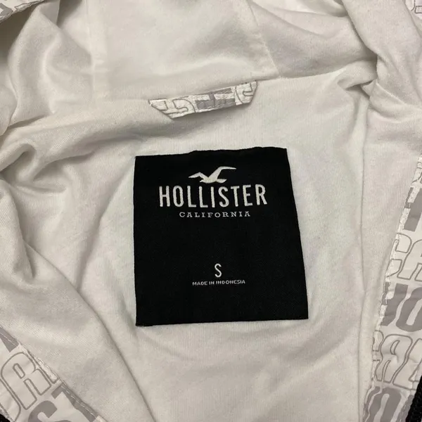 Hollister rain jacket - Image 2
