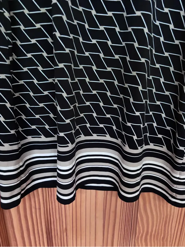 Max Studio Black and White Geometric Dress - Image 3