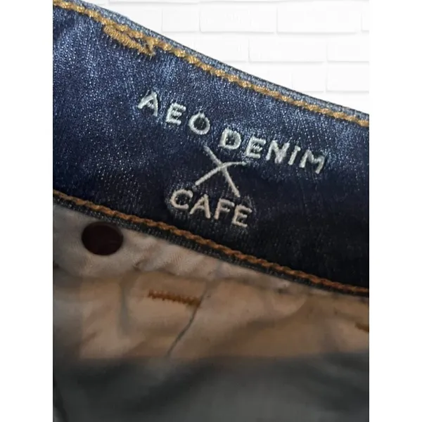 American Eagle Women's 2 Midi Rolled Hem Jean Shorts Super Stretch‎ Denim Café - Image 6