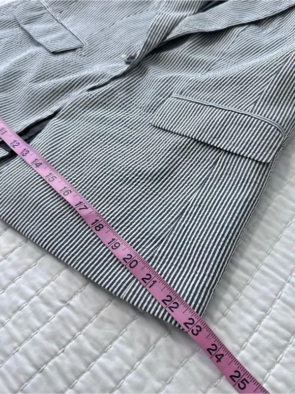 LOFT Women’s 6 Gray and White Stripes Blazer with Shoulder Pad Business Casual - Image 7