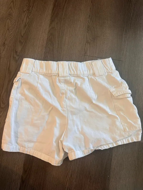 Aritzia TNA Cargo Shorts - Image 3