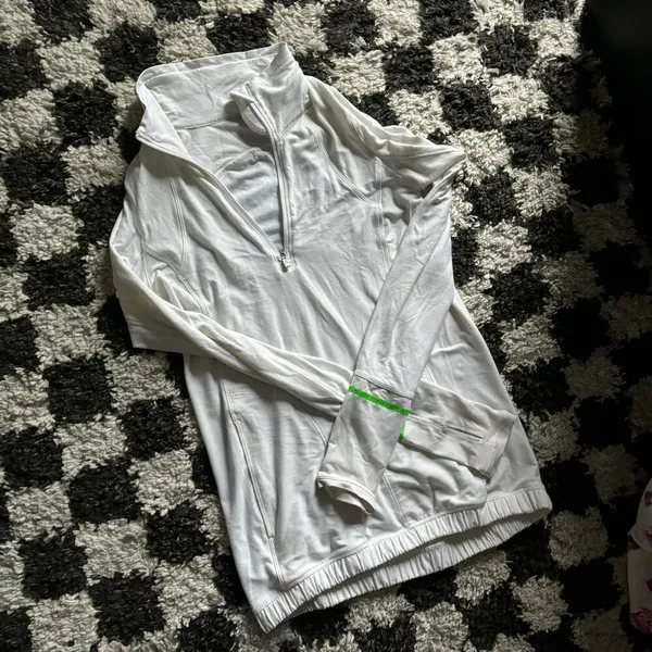 Lululemon Women's White and Grey Top - Image 3
