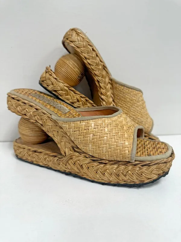 *RARE* Vintage Ananias Rattan Sandals - Image 3