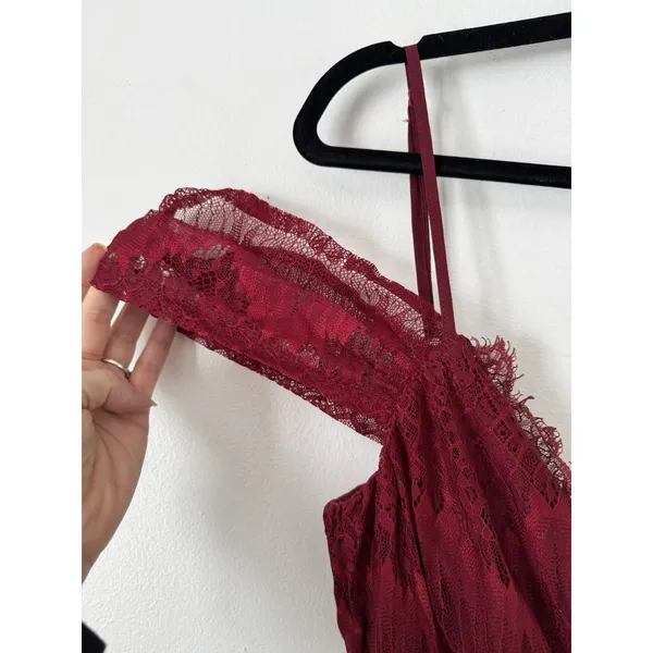 TOBI Burgundy Red Lace Sexy V Neck Mini Dress Size Small - Image 6