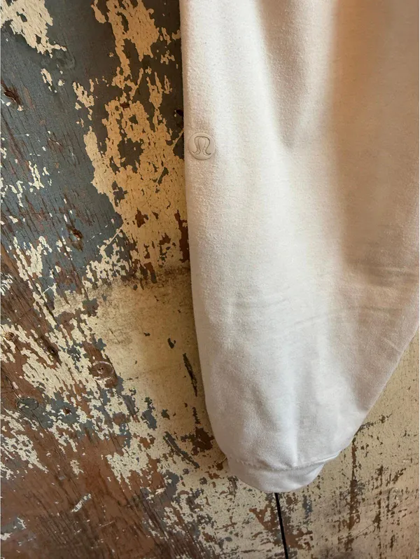 Women’s Lululemon joggers, cream, size 4 - Image 4