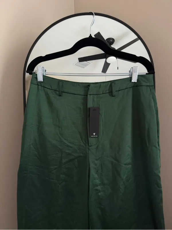 NWT Lulu's Silky Dark Green Straight-Leg Chinos - Image 2