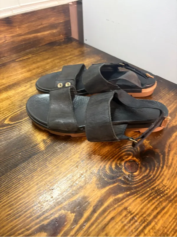 Sorel black sandals size 9 - Image 2