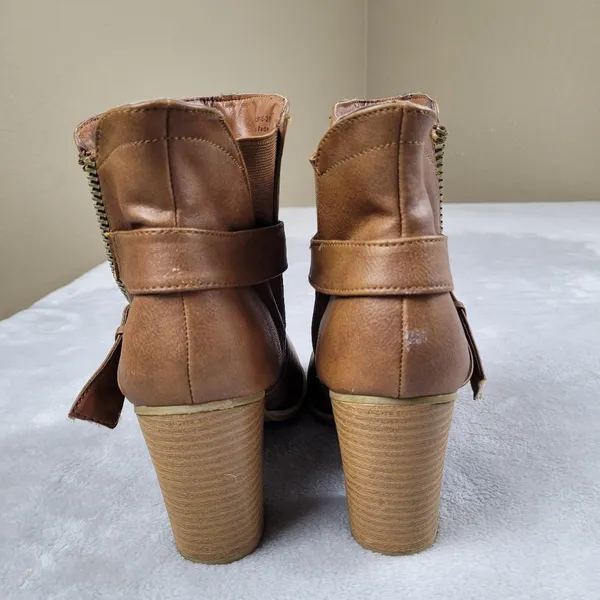 Not Rated Women's Ankle Boots Brown Pull On Buckle Size 9 - Image 4