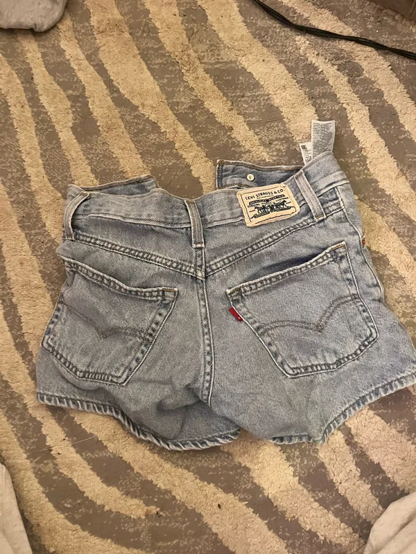 Women’s light blue 80s mom jean shorts 23 - Image 2