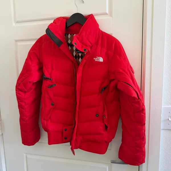 The North Face Women’s Bright Red Puffer Ski Coat - Image 4