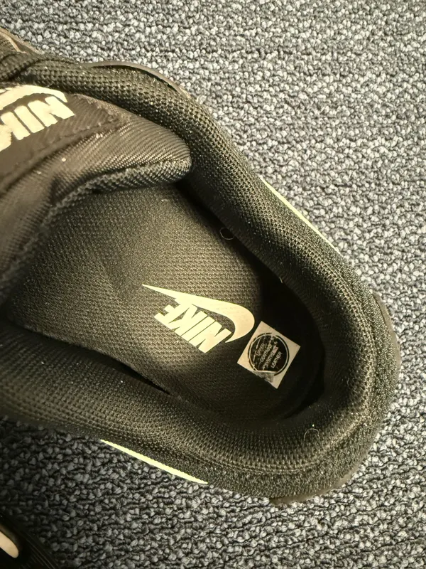 Nike Air Max 90 black and white sneakers - Image 4
