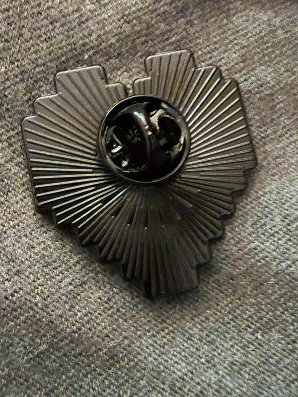 Pixel heart Enamel Pin - Image 2