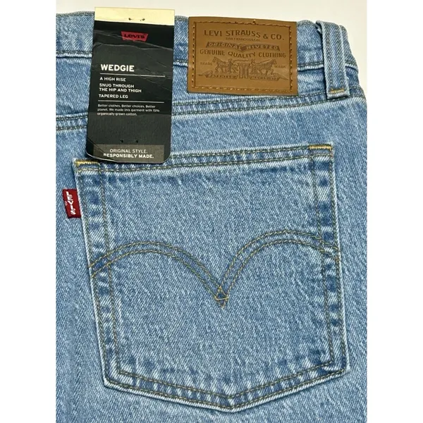 Levi's Premium Wedgie High Rise Tapered Jeans Women's Size 30 Light Wash NWT - Image 4