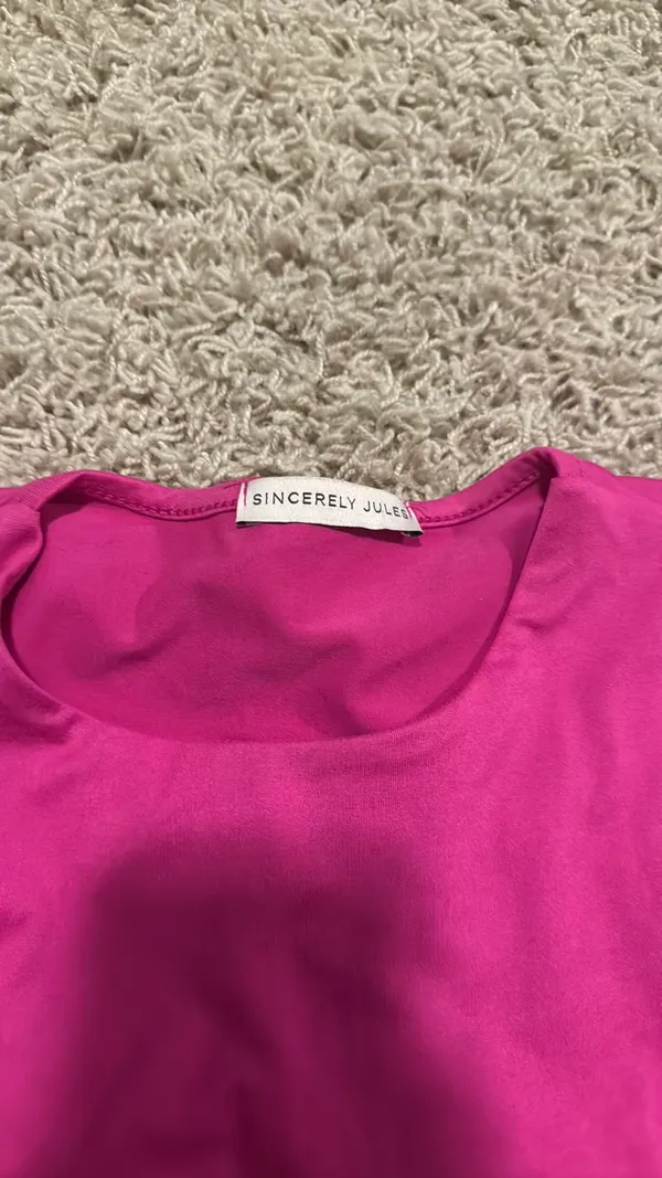 Sincerely Jules Cropped Tee - Image 3