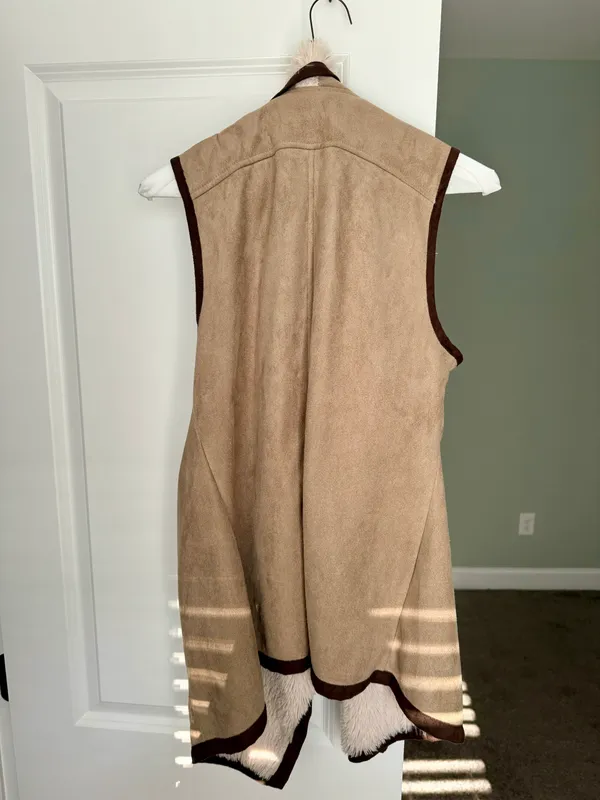 Dillard’s Vest - Image 2