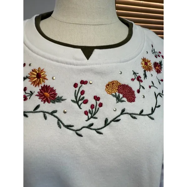 Fall Embroidered Floral Sweatshirt Studded M Cottagecore - Image 2