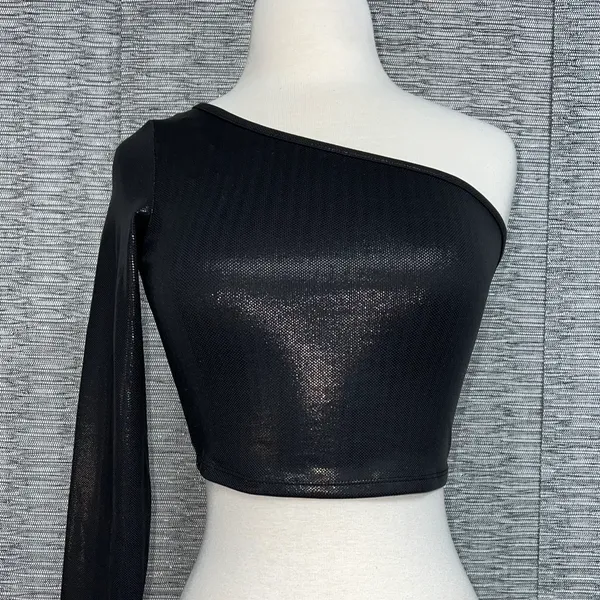 Forever 21 New Without Tag Black Shiny One Shoulder Stretchy Going Out Crop Top - Image 2
