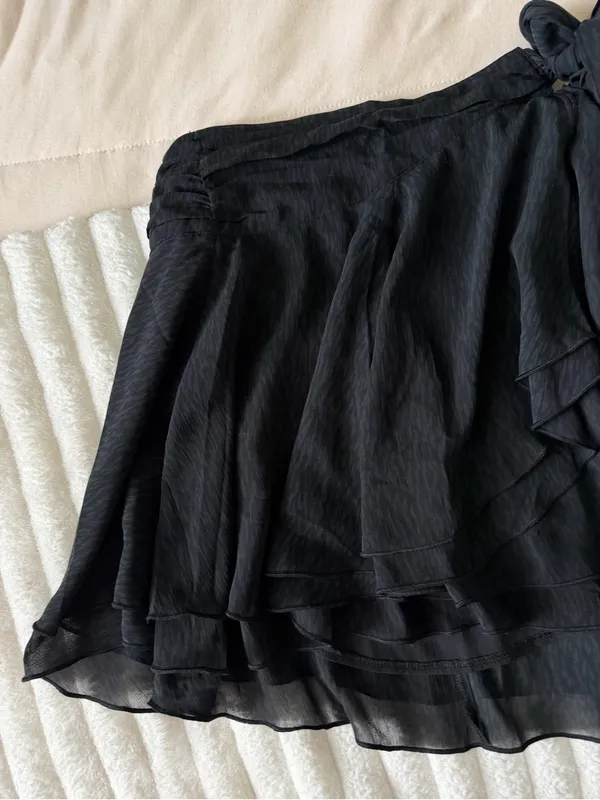 Aerie Black Ruffled Women's Skirt with Bow Accent - Image 2