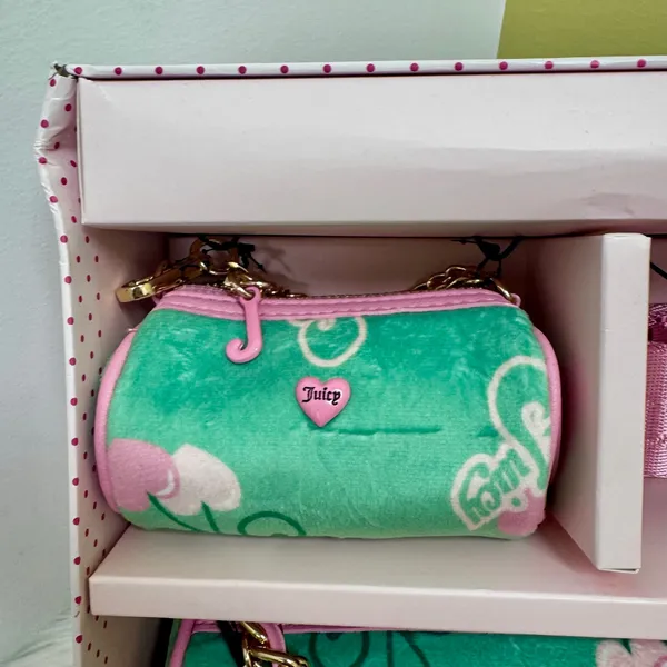 Juicy Couture Heritage Cherry Barrel Bag Gift Set Green Charm Mini Crossbody - Image 3