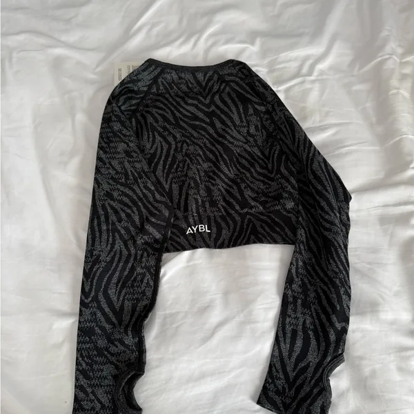 AYBL Workout Full Sleeve Crop Top NWT - Image 8