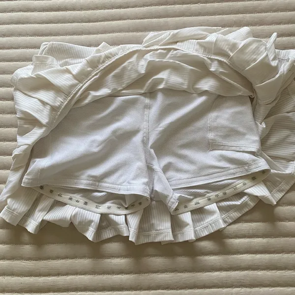 Athleta White Skirt with linner shorts - Image 5