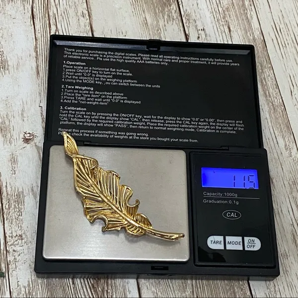 Unsigned Gold Leaf Brooch - Image 3