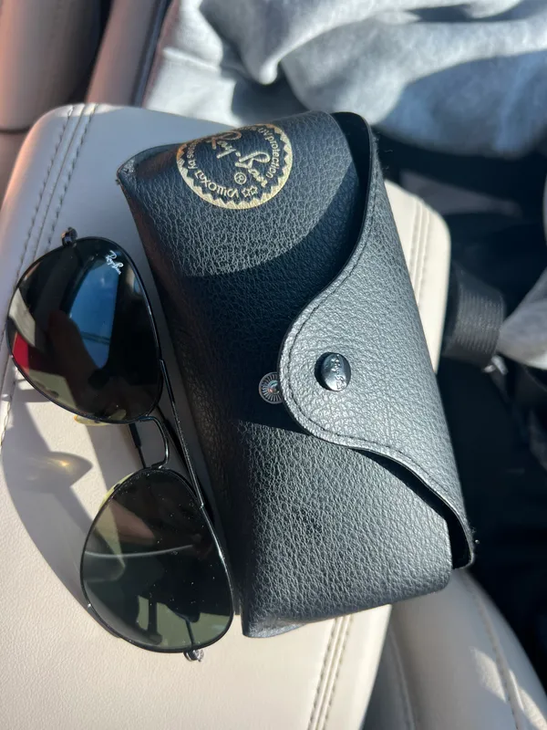 Ray-Ban Sunglasses - Image 3