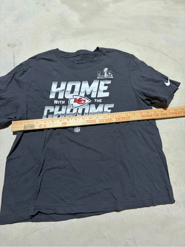 Nike Chiefs "Home with the Chrome" Graphic Tee Super Bowl medium - Image 7