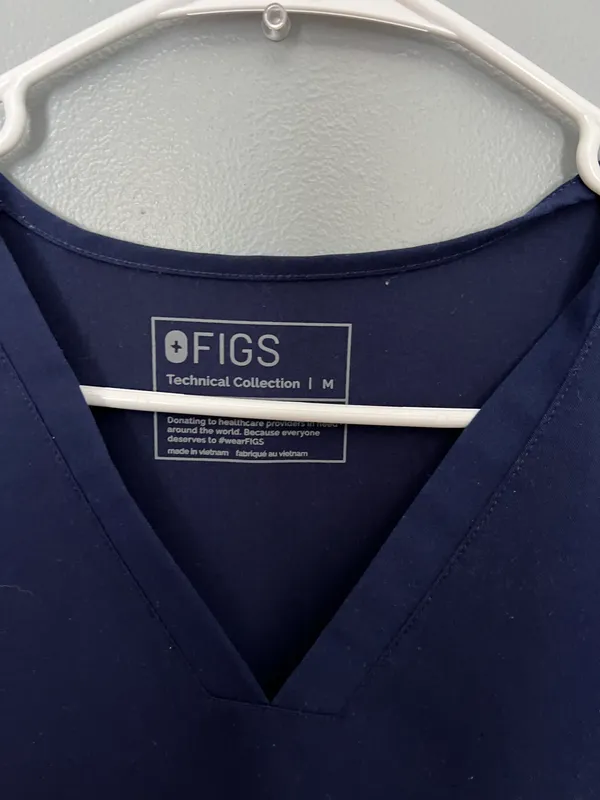 FIGS Casma Three-Pocket Scrub Top - Image 2