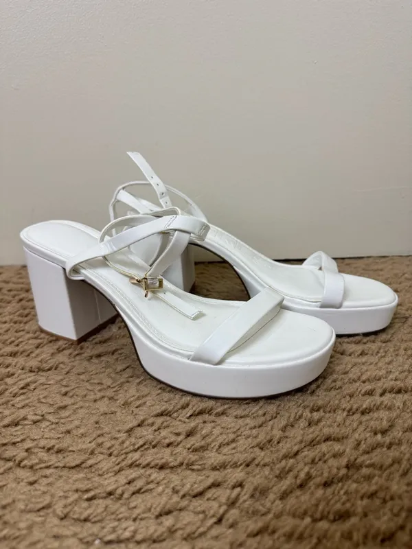 Express Ankle Strap Block Heel Sandals Size 8 - Image 2